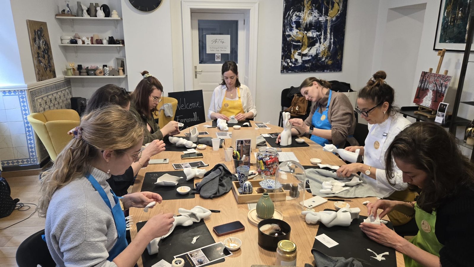 Atelier kintsugi ArThuy au Luxembourg – Création et introspection en groupe.