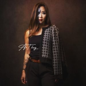 Thuy Gattaux – Artiste kintsugi et fondatrice d’ArThuy au Luxembourg.